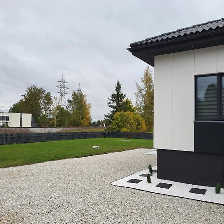 Luxury Apartment Private House And Parking Netflix Тарту Екстериор снимка