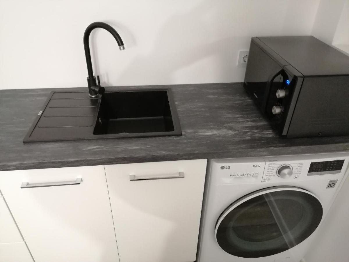 Luxury Apartment Private House And Parking Netflix Тарту Екстериор снимка
