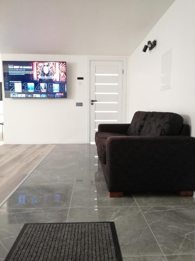 Luxury Apartment Private House And Parking Netflix Тарту Екстериор снимка